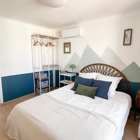 Bright Floor 2br With Large Terrace In Centre Διαμέρισμα