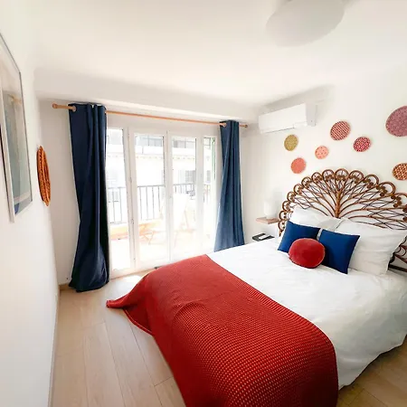 Bright Floor 2br With Large Terrace In Centre דירה